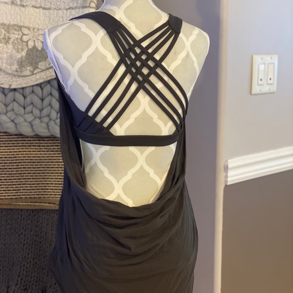 Lululemon tank
